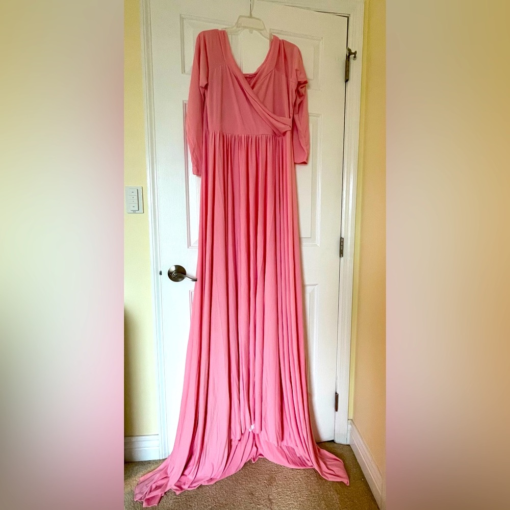 Long sleeve, pink v-neck maternity dress size XL